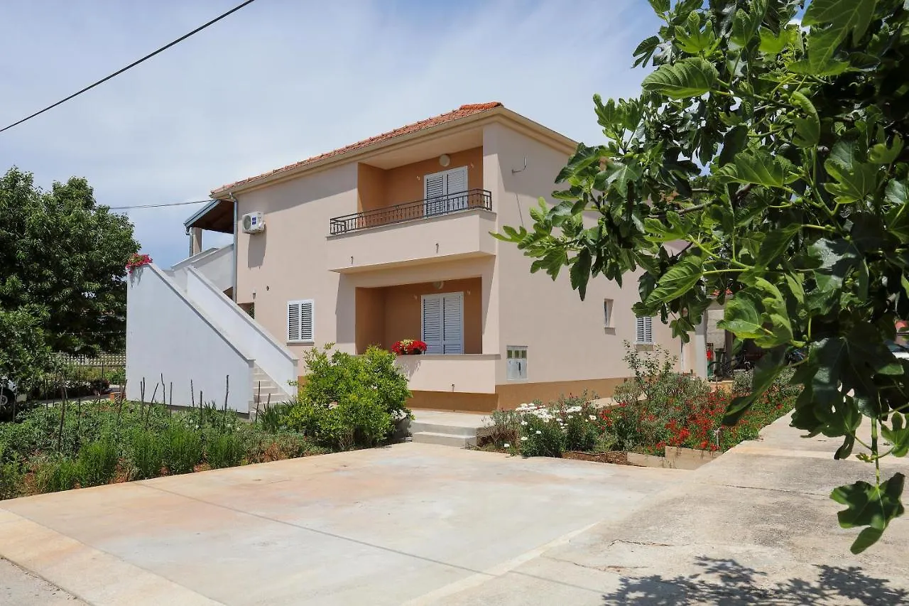 Apartment Alfonso بيبينيا