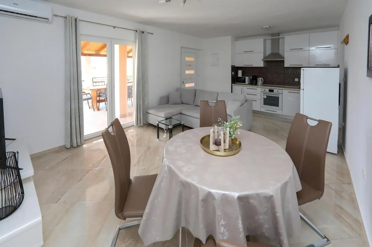 Apartment Alfonso بيبينيا