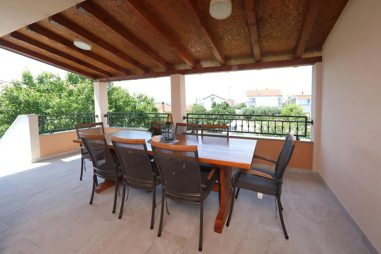 Apartment Alfonso بيبينيا